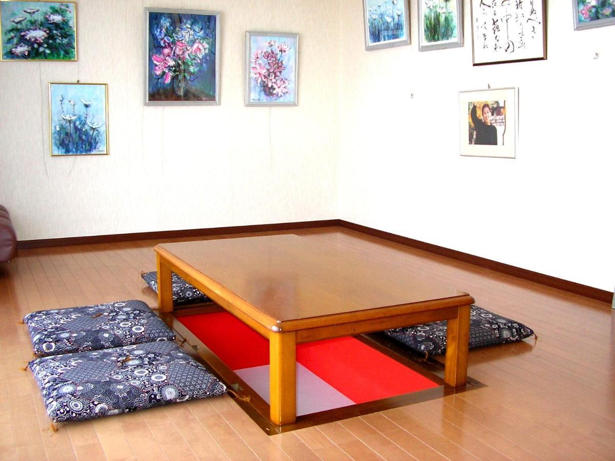 民泊コスモス Apartment Toyama Exterior photo